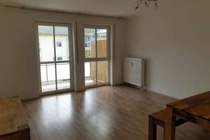 Helle 3-Zimmer-Wohnung mit Balkon, Einbauküche und TG-Stellplatz in Heimstetten