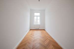 Komfortabler Altbau in Elbnähe. Balkon, Parkett, Carport, und Tageslichtbad mit Wanne. – Hertelstraße 20, 1307 Johannstadt-Nord, Dresden – Vorschaubild 13
