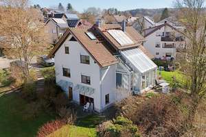 Gepflegtes Einfamilienhaus mit Einliegerwohnung und Doppelgarage in Stockach-Hoppetenzell