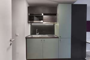 Dein Start ins Wintersemester: Möbliertes & zentrales Apartment in Köln Ehrenfeld | Classic Studio – Venloer Straße 241 - 245, 50823 Ehrenfeld (Ortsteil), Köln – Vorschaubild 3
