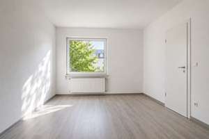 Essen: Renovated 3-room apartment, approx. 6% ROI, Commission-FREE