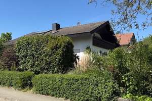 Viel Platz für Generationen in idyllischer Ortsrandlage mit Solarthermie und modernisierten Bädern – Die vollständige Adresse der Immobilie erhältst du vom Anbieter., 79189 Bad Krozingen – Vorschaubild 5