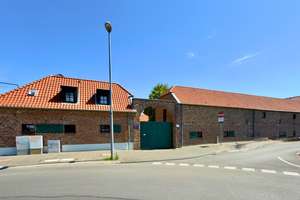 Stilvolles Dachgeschoss-Apartment in historischer Hofanlage von
Köln-Zündorf – Die vollständige Adresse der Immobilie erhältst du vom Anbieter., 51143 Zündorf, Köln – Vorschaubild 2