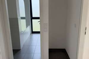 3 Zimmer direkt am Park: Südbalkon, Aufzug, Fußbodenheizung & Glasfaser in München-Riem – 81829 Messestadt Riem, München – Vorschaubild 2