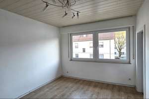 Wohnen in ruhiger Lage! von Cannstatt -Helle 2-Zi-Wohnung mit Loggia! – Die vollständige Adresse der Immobilie erhältst du vom Anbieter., 70374 Schmidener Vorstadt, Stuttgart – Vorschaubild 4