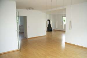 4-Zimmer, großer Sonnenbalkon, Parkett, Kaminofen, Tageslichtbad und Gäste-Duschbad – Sürther Hauptstr. 192, 50999 Sürth, Köln – Vorschaubild 11