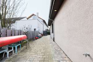 Moderne Stadtvilla mit Pool und großzügigem Garten – luxuriöses Wohnen in ruhiger Lage von Neuried – Die vollständige Adresse der Immobilie erhältst du vom Anbieter., 77743 Neuried – Vorschaubild 58