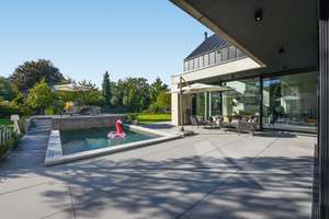 Exklusive Architektenvilla am Rheindamm – Wohnen auf höchstem Niveau – Die vollständige Adresse der Immobilie erhältst du vom Anbieter., 40668 Meerbusch – Vorschaubild 12