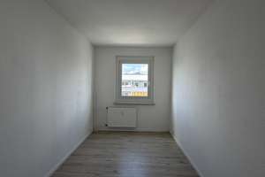 Tolles Familien-Apartment mit offener Küche, Balkon und Wannenbad! – Naumburger Ring 18, 12627 Hellersdorf, Berlin – Vorschaubild 5