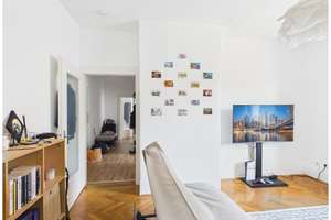 CHARMANTE 2-ZIMMER-WOHNUNG MIT WOHNKÜCHE
IM BEGEHRTEN MÜNCHEN-SCHWABING – Die vollständige Adresse der Immobilie erhältst du vom Anbieter., 80803 Am Luitpoldpark, München – Vorschaubild 3