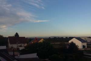Schöne drei Zimmer Wohnung, Dachterrasse, Bad mit Waschmaschinen Anschluss 