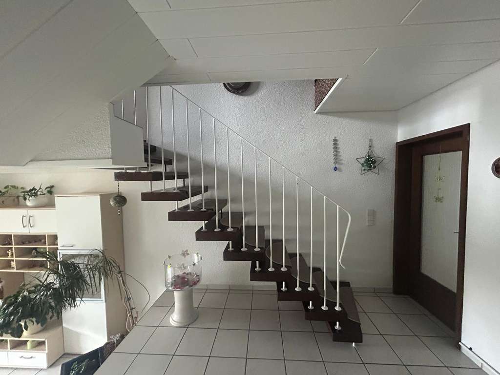 Immobilie in Talheim - Elegantes Raumwunder in Talheim mit 6 Zimmern, Garage und traumhafter Lage (ohne Makler) - Bild 4