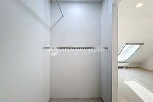 Dachgeschoss-Maisonette mit Terrasse, Aufzug, EBK und Fußbodenheizung! – Bredtschneiderstr. 15, 14057 Westend, Berlin – Vorschaubild 22