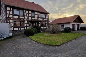 Einzugsbereites Eigenheim – Die vollständige Adresse der Immobilie erhältst du vom Anbieter., 36329 Romrod – Vorschaubild 1