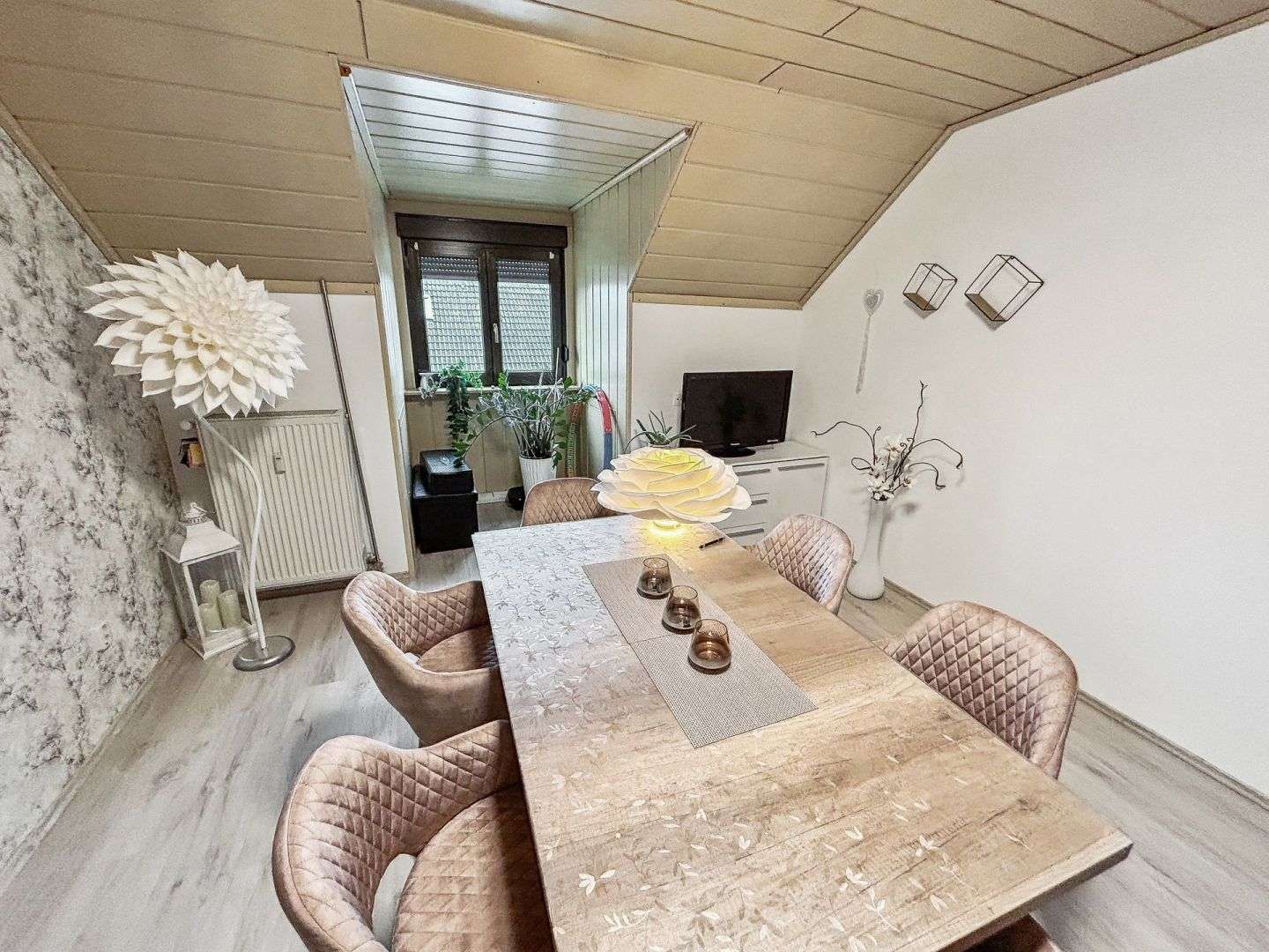 Immobilie in Wörnitz - Ideal für Kapitalanleger: Top 3-Familienhaus mit Einliegerwohnung in Wörnitz - Bild 2