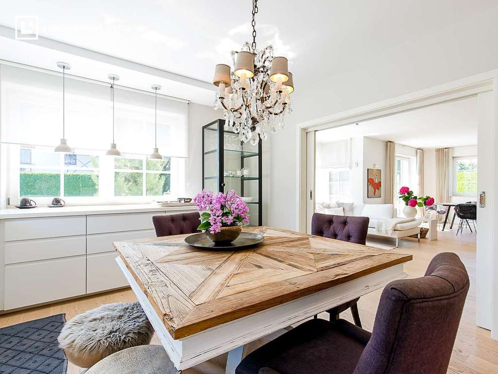 Immobilie in Saaldorf-Surheim - Uneinsehbar, entspannt, wohltuend: Exklusive Landhausvilla mit höchster Lebensqualität. - Bild 2