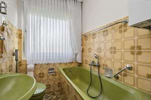 Gepflegtes 3-Fam.-Haus in verkehrsberuhigter Lage von Opladen mit bezugsfreier 4-Zimmer-EG-Wohnung! – Die vollständige Adresse der Immobilie erhältst du vom Anbieter., 51379 Opladen, Leverkusen – Vorschaubild 4