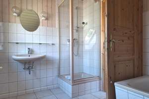 Zauberhaftes Holzbohlenhaus mit Einliegerwohnung in Mohrkirch – Die vollständige Adresse der Immobilie erhältst du vom Anbieter., 24405 Mohrkirch – Vorschaubild 13