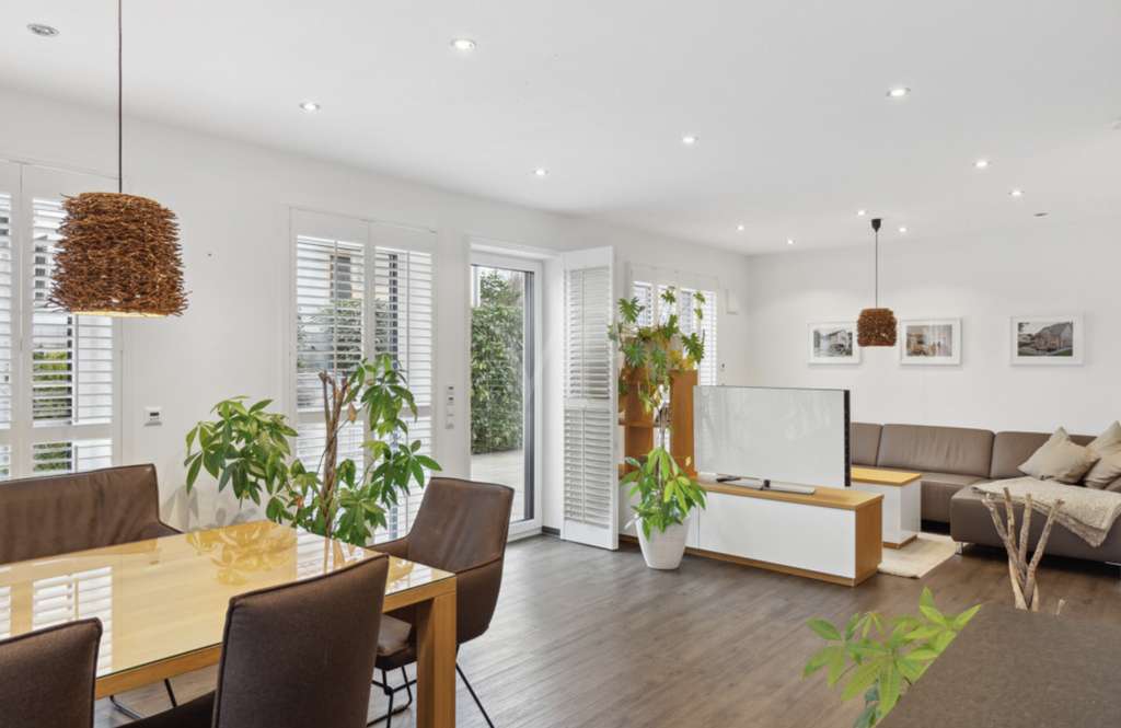 Immobilie in Langerringen - Ehemaliges Musterhaus! Top modernes Einfamilienhaus im sehr gepflegten Zustand! Neuwertig! - Bild 0