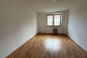 Helle 3-Zimmer-Wohnung mit Balkon und Küche | 59 m² | ruhige Lage – Str. der OdF 16, 6237 Spergau – Vorschaubild 5