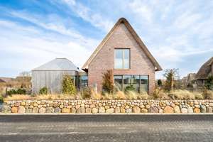 Freistehendes genehmigtes Ferienhaus unter Reet mit KfW 40 Standard (Villa Deich)