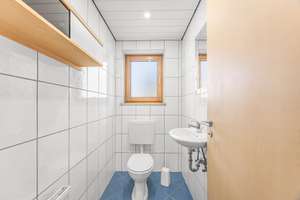 Großes Mehrfamilienhaus, Pool u. Doppelgarage, gepflegt, teilrenoviert – Hochlandstraße 27, 80995 Feldmoching, München – Vorschaubild 12