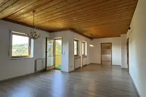 Attraktives Mehrfamilienhaus im malerischem Rieden – ideal für große Familien und Investoren – Amberg-Sulzbach (Kreis) – Vorschaubild 4