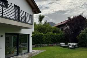 Modernes Architekten Einfamilienhaus mit Bergblick über 2 Ebenen und einer Doppelgarage – Am Kaiserblick 10, 83098 Rosenheim (Kreis) – Vorschaubild 4