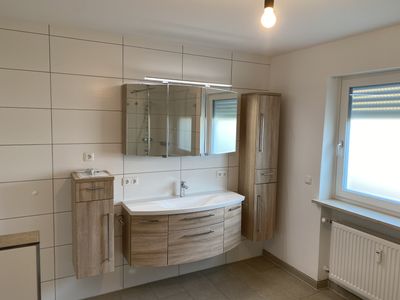 Sehr exklusive 3,5 - Zimmer - Wohnung in München - am Hart. Mit großer Süd-Terrasse und Garten