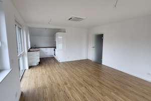 Modernes Wohnen auf zwei Ebenen – klimatisierte 4-Zimmer-Maisonettewohnung mit EBK und Südbalkon – Meinstraße 4a, 38448 Vorsfelde, Wolfsburg – Vorschaubild 4