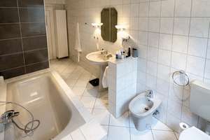 Tolle 3-Zimmer-Wohnung mit Garten, Kamin und moderner Einbauküche in Top-Lage – Moltkestraße 37, 24937 Stadtpark, Flensburg – Vorschaubild 9