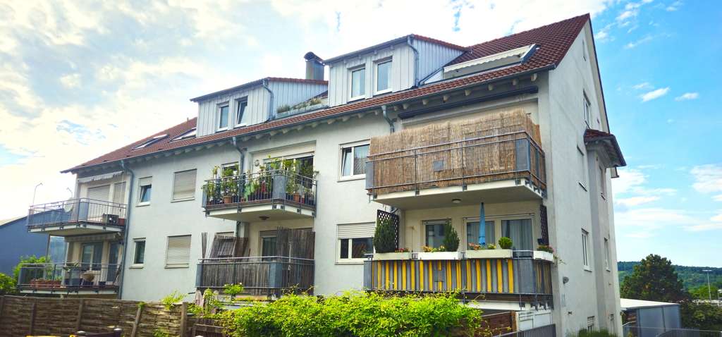 Sonnige 2-Zimmer-Oase mit Balkon – ruhige Citylage & Stellplatzoption!