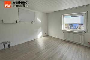 WOHNEN AUF EINER EBENE: WINKELBUNGALOW MIT EINBAUKÜCHE + SONNENTERRASSE + DOPPELCARPORT – Neubrandenburg – Vorschaubild 10