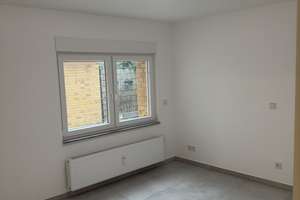 Alles NEU moderne 2 Zimmer Wohnung, Terasse, Neue Fenster, alles gedämmt! – Fritz-Henseler-Straße 30a, 51379 Opladen, Leverkusen – Vorschaubild 3