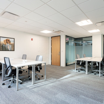 Durchgehender Zugang zu Großraumbüros für 15 Personen in Spaces Villa Erlwein