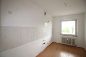 Frisch renovierte 2-Zi.-Whg mit Sonnenbalkon und toller Aussicht – Königstraße 114, 42853 Hölterfeld, Remscheid – Vorschaubild 5