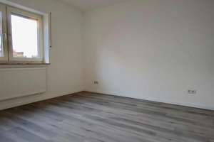 Von privat - schöne 3-Zi.-Whg. + Garten + Terrasse in Paderborn Schloß Neuhaus, ruhige + tolle Lage – Die vollständige Adresse der Immobilie erhältst du vom Anbieter., 33104 Schloß Neuhaus, Paderborn – Vorschaubild 9