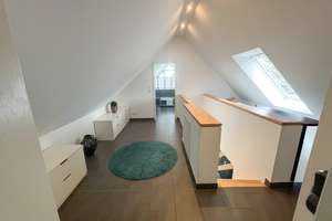Modernes Zweifamilienhaus mit stilvoller Architektur und vielseitigen Nutzungsmöglichkeiten – Die vollständige Adresse der Immobilie erhältst du vom Anbieter., 53229 Hoholz, Bonn – Vorschaubild 9