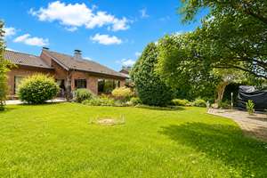 • Exklusiver BUNGALOW mit giebelhohen Decken, Kamin & wohnlichem Souterrain in gehobener Lage... – Die vollständige Adresse der Immobilie erhältst du vom Anbieter., 41238 Giesenkirchen-Mitte, Mönchengladbach – Vorschaubild 2
