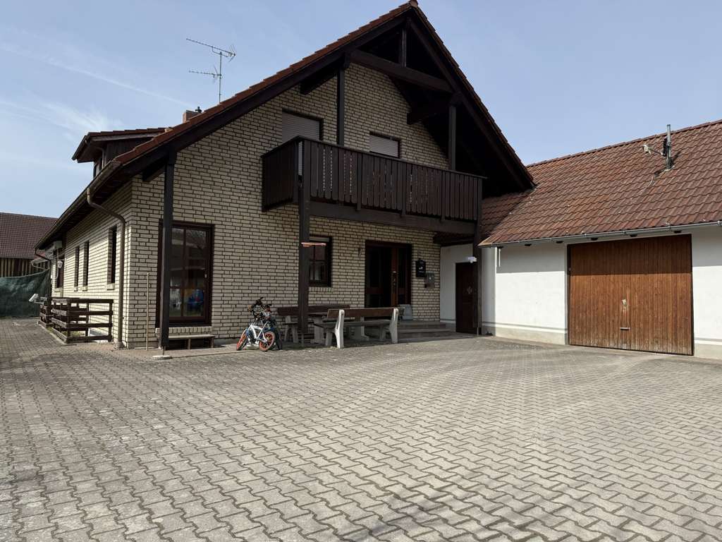 Immobilie in Pfaffenhausen - ***Nachhaltig vermietetes Zweifamilienhaus mit 4,5% Mietrendite in Pfaffenhausen*** - Bild 0