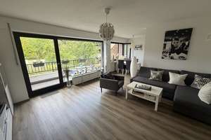 Moderne 2-Zimmer-Wohnung mit Balkon, Einbauküche & Garage in ruhiger Lage