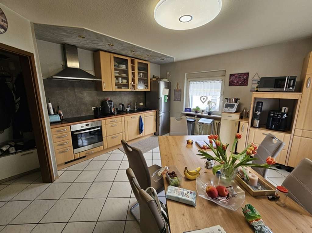 Immobilie in Daun - Großzügiges und geräumiges Zweifamilienhaus mit viel Nutzfläche - Ideal für gewerbliche Nebenutzung - Bild 4