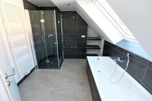 Wunderschöne Dachgeschosswohnung mit viel Charme! Bad mit Wanne und Dusche! Keller! Stellplatz! – Brunnerstraße 3b, 39112 Sudenburg, Magdeburg – Vorschaubild 4
