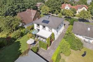 270 m² Wohnfläche mit Vollkeller und Traumgarten im Ahrensburger Villenviertel – Die vollständige Adresse der Immobilie erhältst du vom Anbieter., 22926 Ahrensburg – Vorschaubild 3