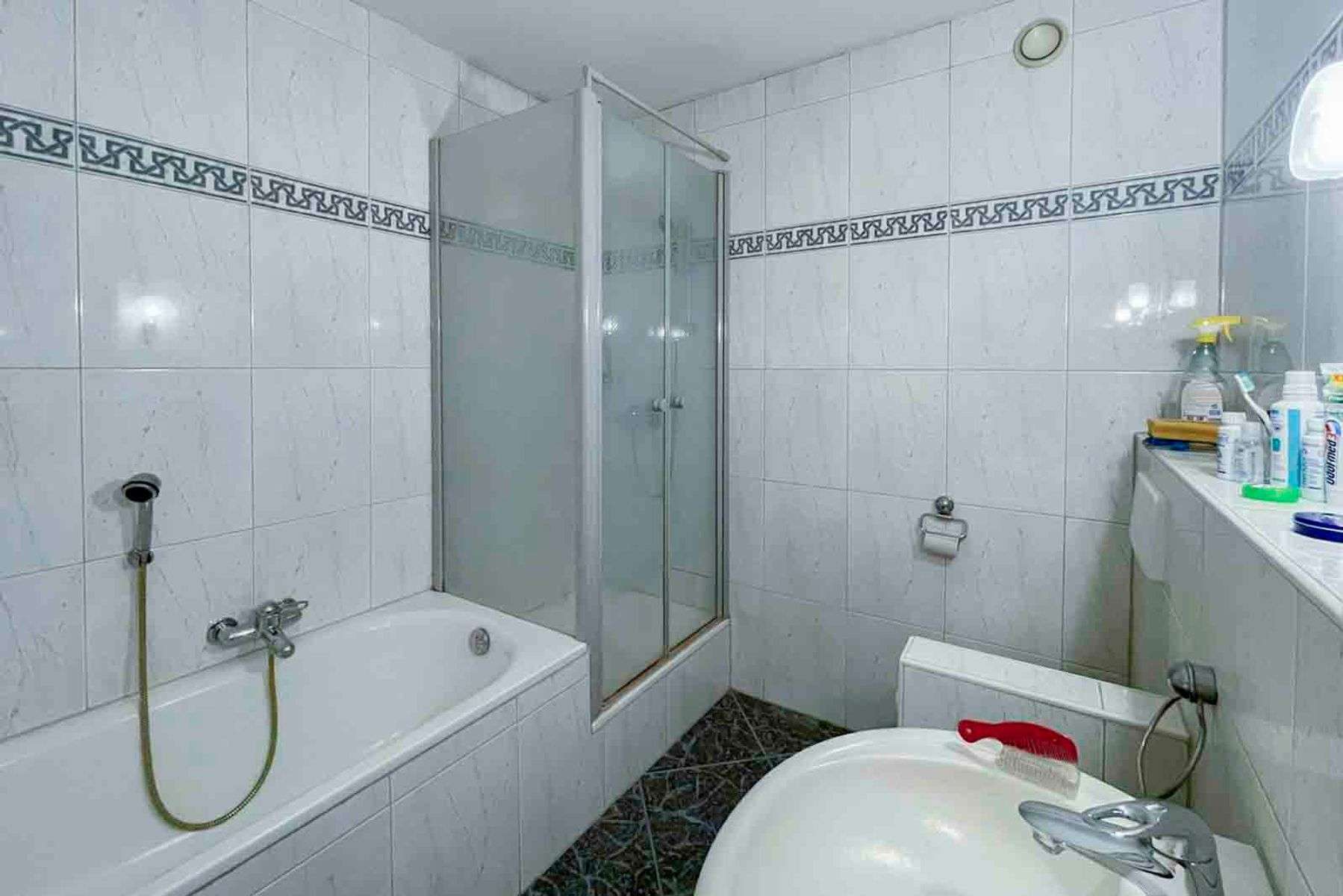 Viel Potenzial: 3-Zimmer-Wohnung mit Balkon, Tiefgarage und Top-Anbindung in Lübeck-Moisling, Lübeck – Bild 4