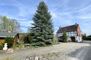 Bereit für neue Ideen: Einfamilienhaus mit Fachwerkcharme und Sanierungsbedarf – Die vollständige Adresse der Immobilie erhältst du vom Anbieter., 38162 Cremlingen – Vorschaubild 3