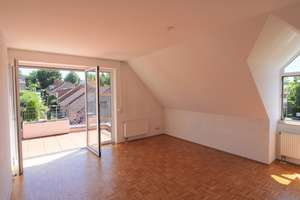Senioren Aufgepasst !
Bezugsfreie 2-Zimmer Wohnung in ruhiger Wohnlage.