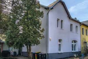 Sanierte Doppelhaushälfte mit Terrasse und Garten in ruhiger Lage von Berlin-Lichterfelde