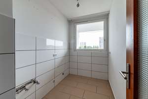 Frankfurt-Eckenheim: Frisch renovierte & modernisierte 2-Zimmer-Wohnung mit Loggia & Aufzug  – 60435 Eckenheim, Frankfurt am Main – Vorschaubild 6