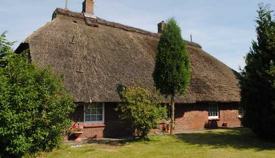 Bild von Sanierungsbedürftiges Bauernhaus mit großen Grundstück in schöner Lage